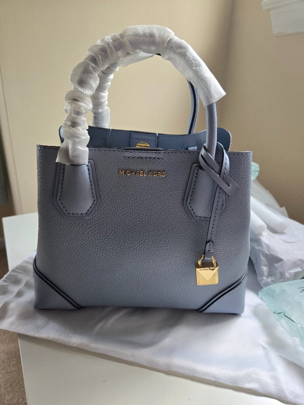 Michael Michael Kors mercer gallery small sachel pale blue color